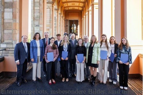 Preisverleihung Abiturientenpreis 2025 in Anwesenheit von unserem Ehrenmitglied Landtagspräsidentin Ilse Aigner und Staatsministerin für Unterricht und Kultus Anna Stolz